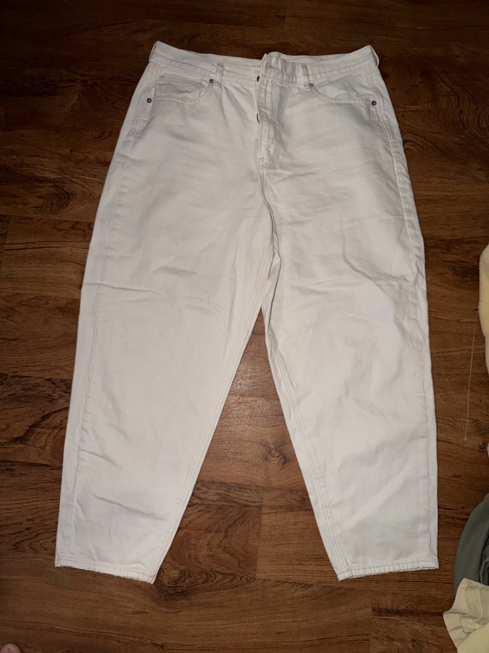 American Eagle Outfitters White womens jeans